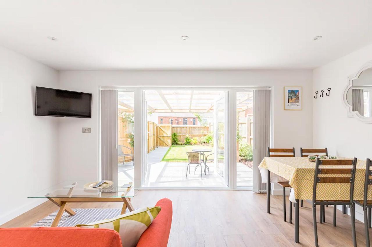 Charming Chester Studio With Private Garden & Free Parking Exterior photo