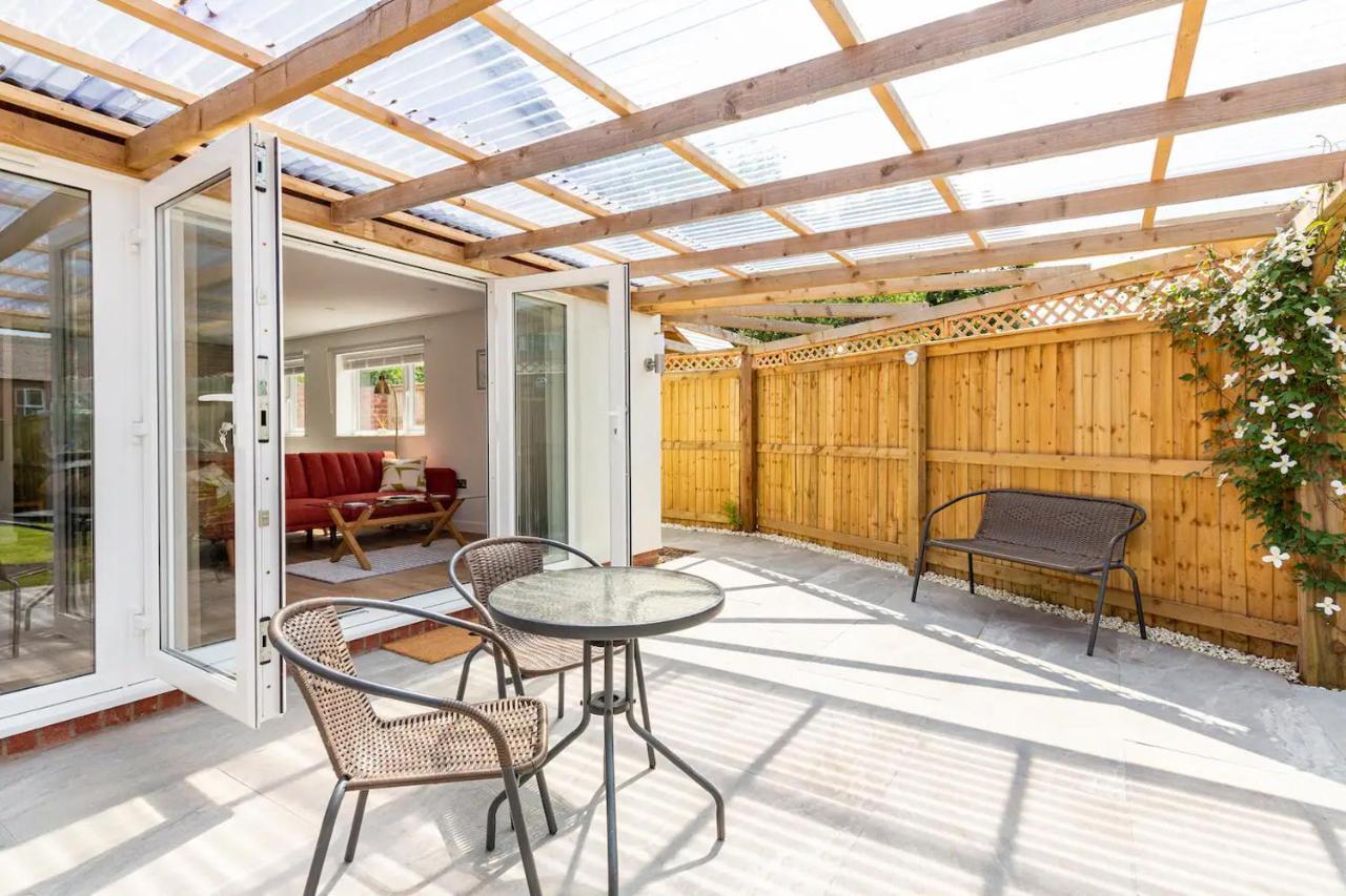 Charming Chester Studio With Private Garden & Free Parking Exterior photo